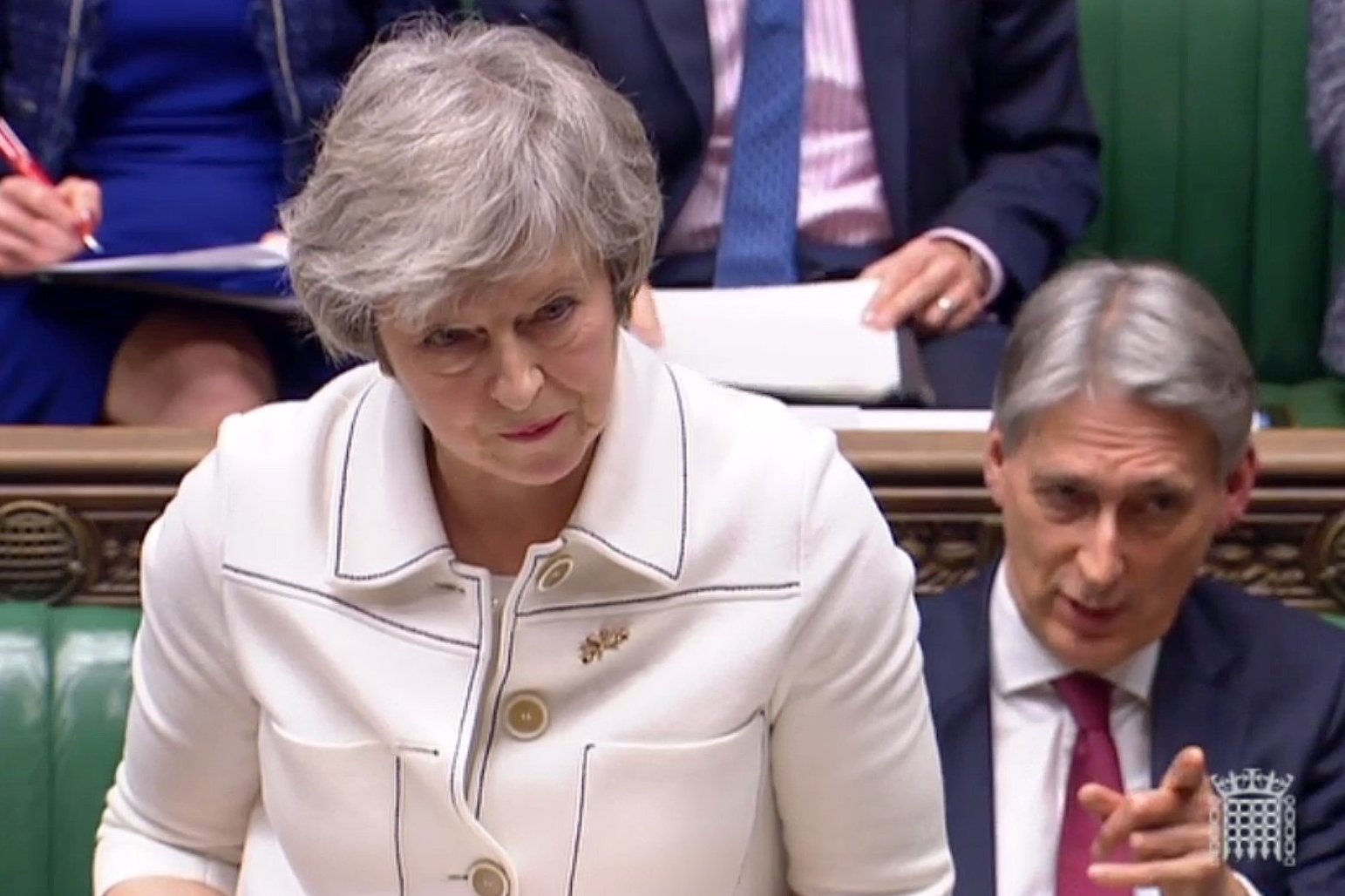 Vượt Bỏ Phiếu Bất Tín Nhiệm, Thủ Tướng Anh Tìm Hướng Mới Cho Brexit