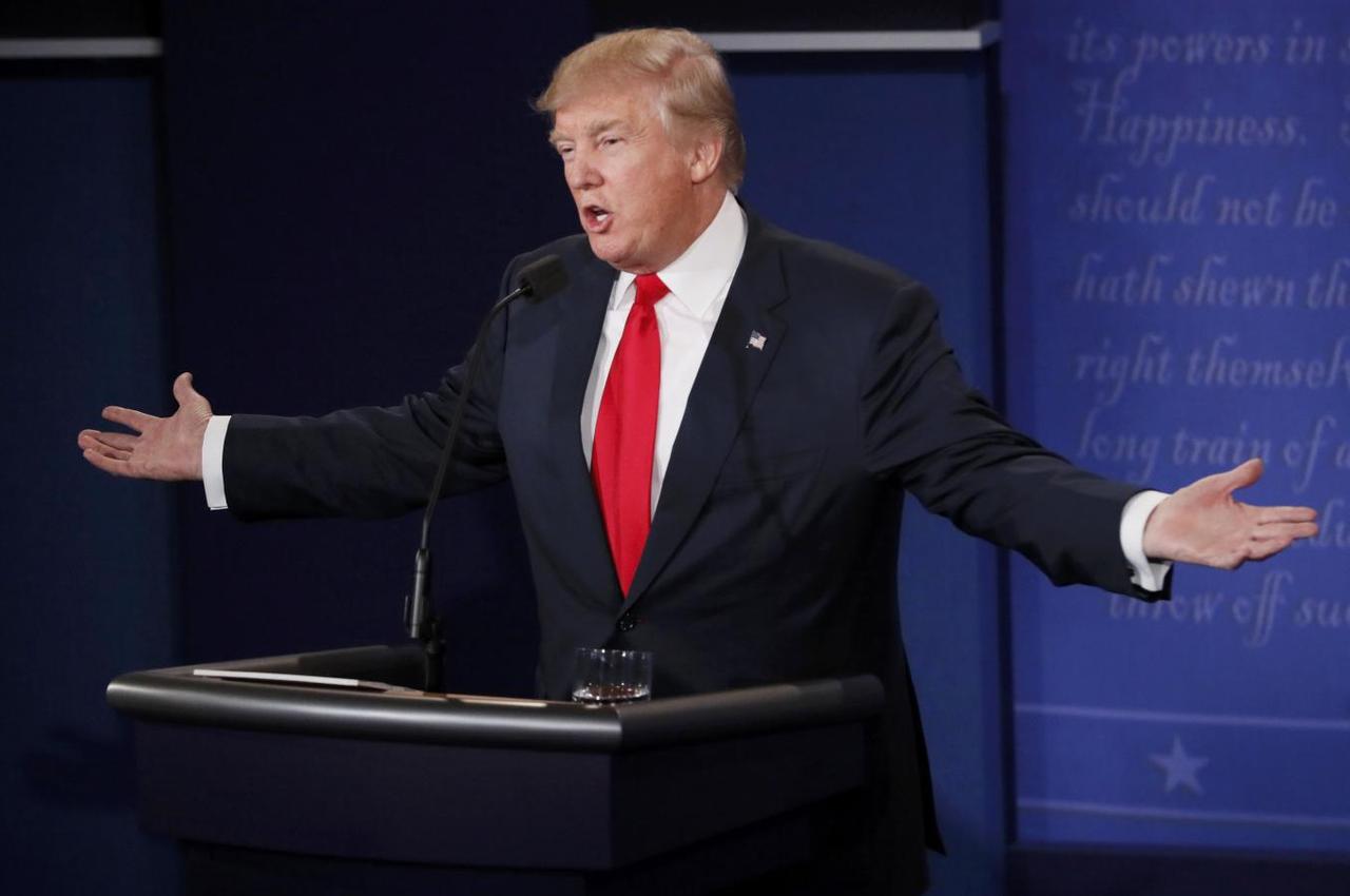 Chiến Dịch Tranh Cử Mỹ: Vừa Khởi Động, Cử Tri Ồ Ạt Rót Tiền Cho Ông Donald Trump