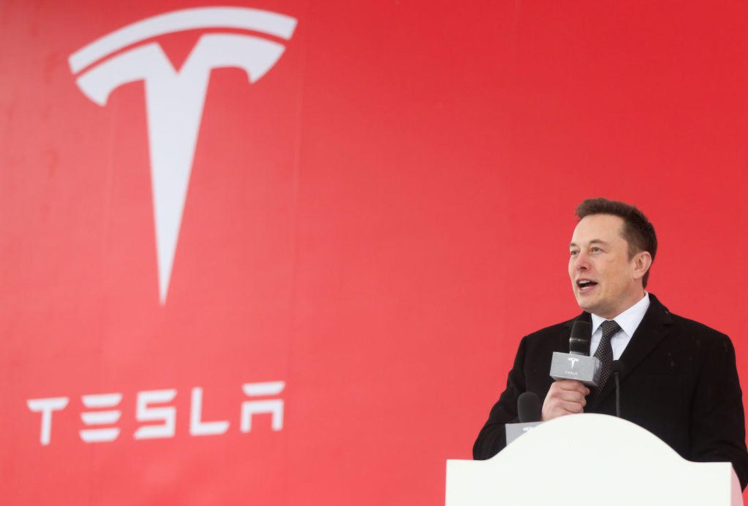 Elon Musk: Mua Ô Tô Mà Không Phải Xe Tesla Chả Khác Gì Mua Ngựa Để Đi Cả!