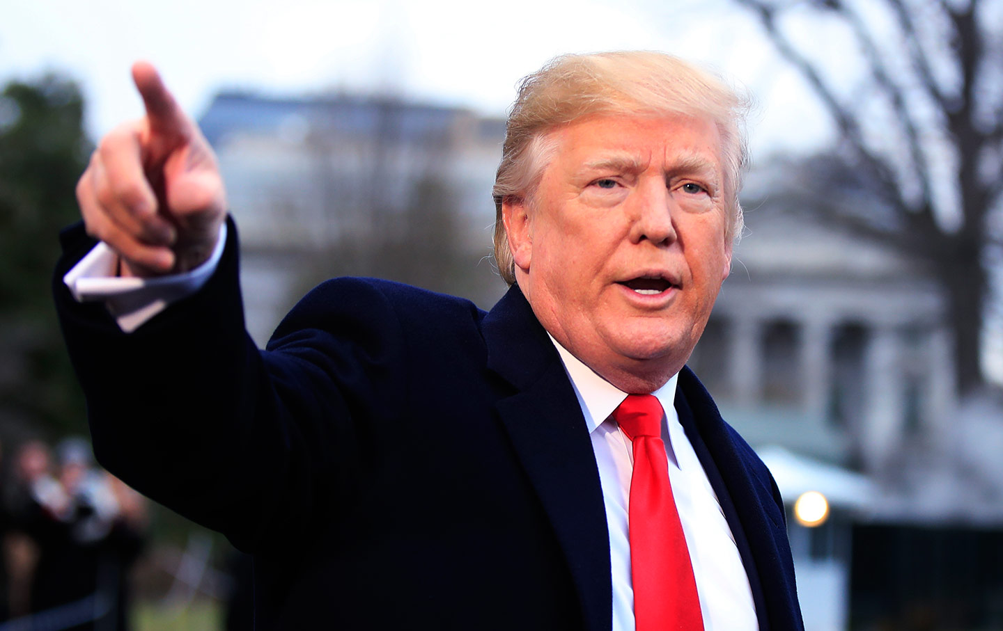 Canh Bạc Đầy Rủi Ro Của Ông Trump