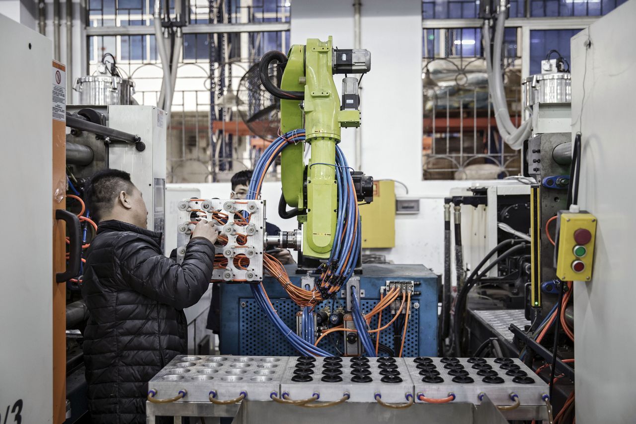 Robot Sẽ Tác Động Mạnh Tới Thị Trường Lao Động Toàn Cầu