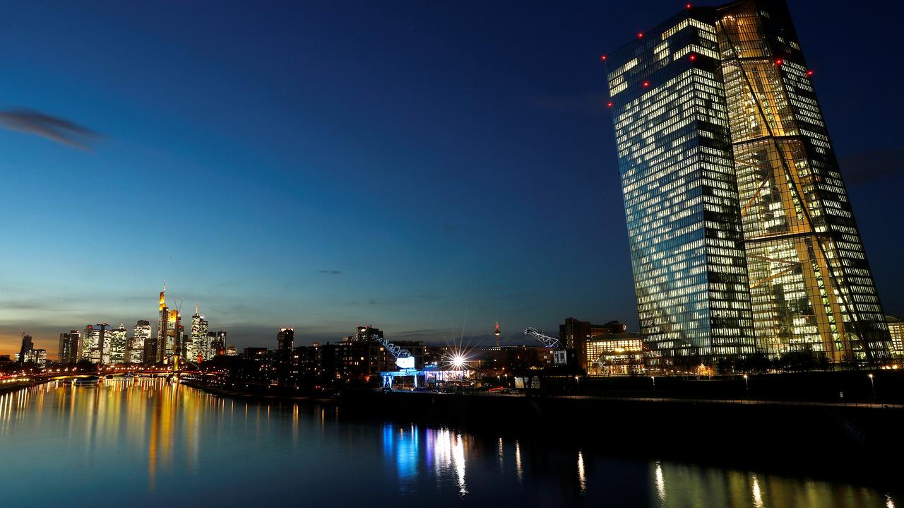 Chủ Tịch ECB Khiến Thị Trường Loạn Nhịp, Khả Năng Fed Chỉ Hạ Lãi Suất 25 Điểm Cơ Bản