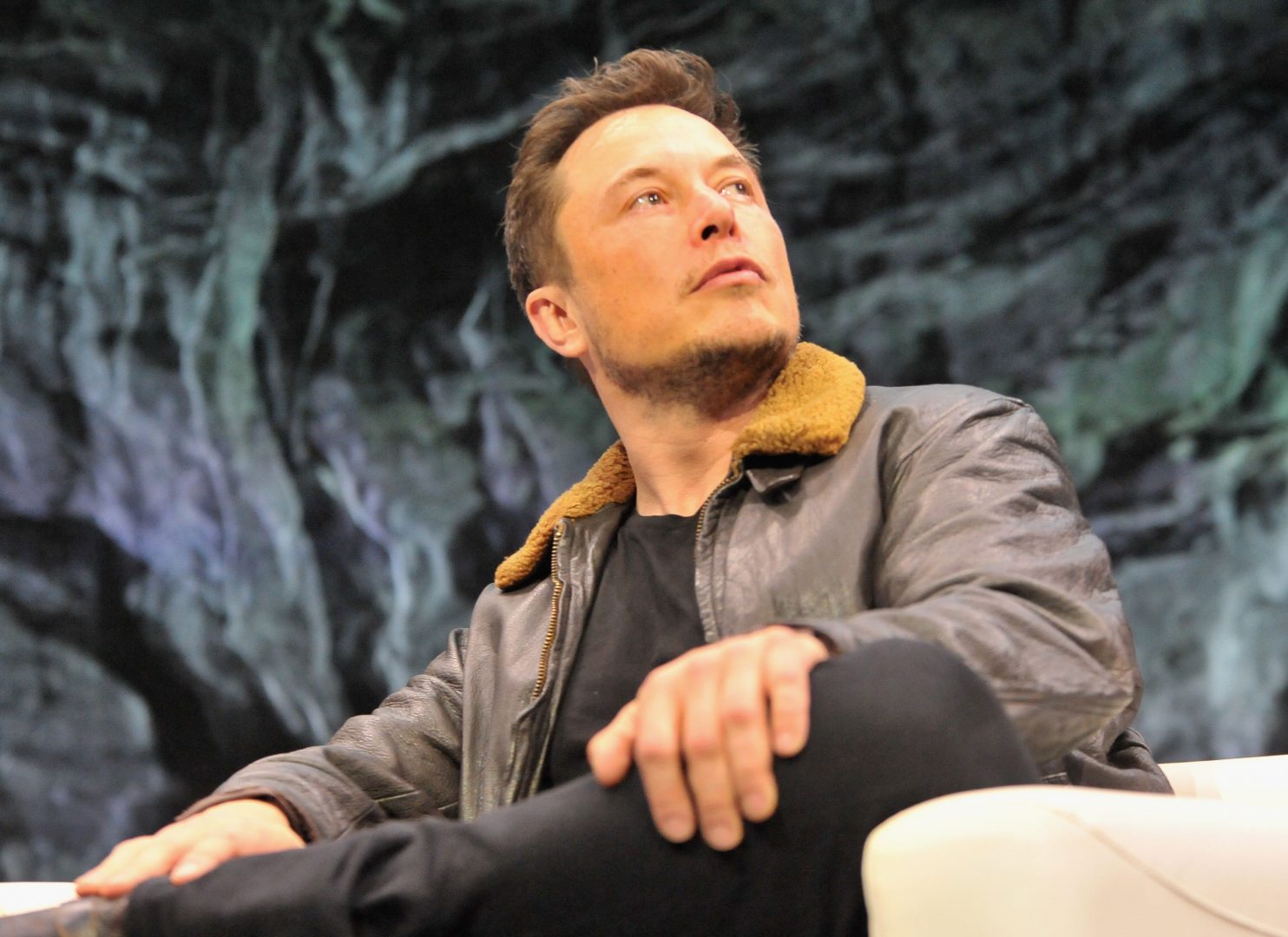 Có 20 Tỷ Usd Trong Tay, Elon Musk Xài Tiền Thế Nào?