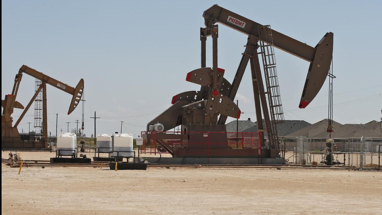 Tổng Thống Trump Tuyên Bố Đã "Xác Định Mục Tiêu Và Nạp Đạn", Sẵn Sàng Đáp Trả Thủ Phạm Cuộc Tấn Công Vào Nguồn Cung Dầu Của Saudi Arabia