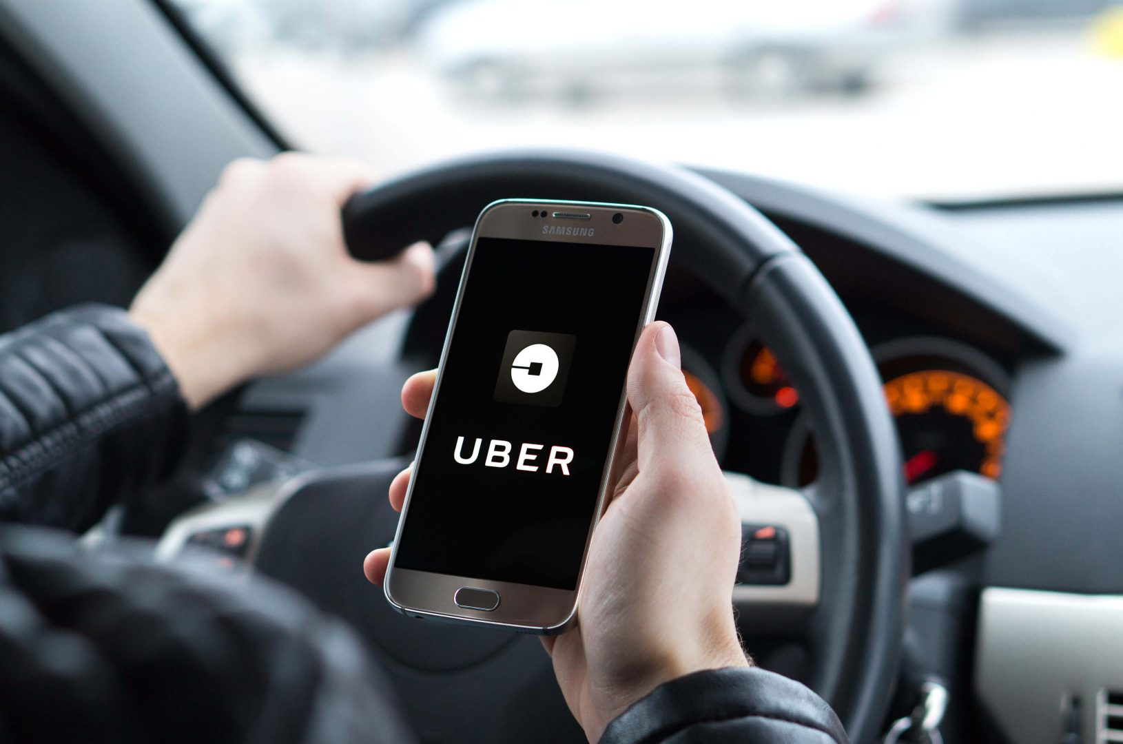 California Thông Qua Luật Buộc Uber Xem Tài Xế Là Nhân Viên Chính Thức