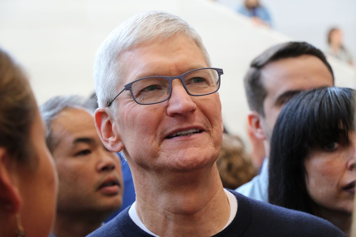 Tim Cook Làm Chủ Tịch Ban Cố Vấn Đại Học Hàng Đầu Trung Quốc