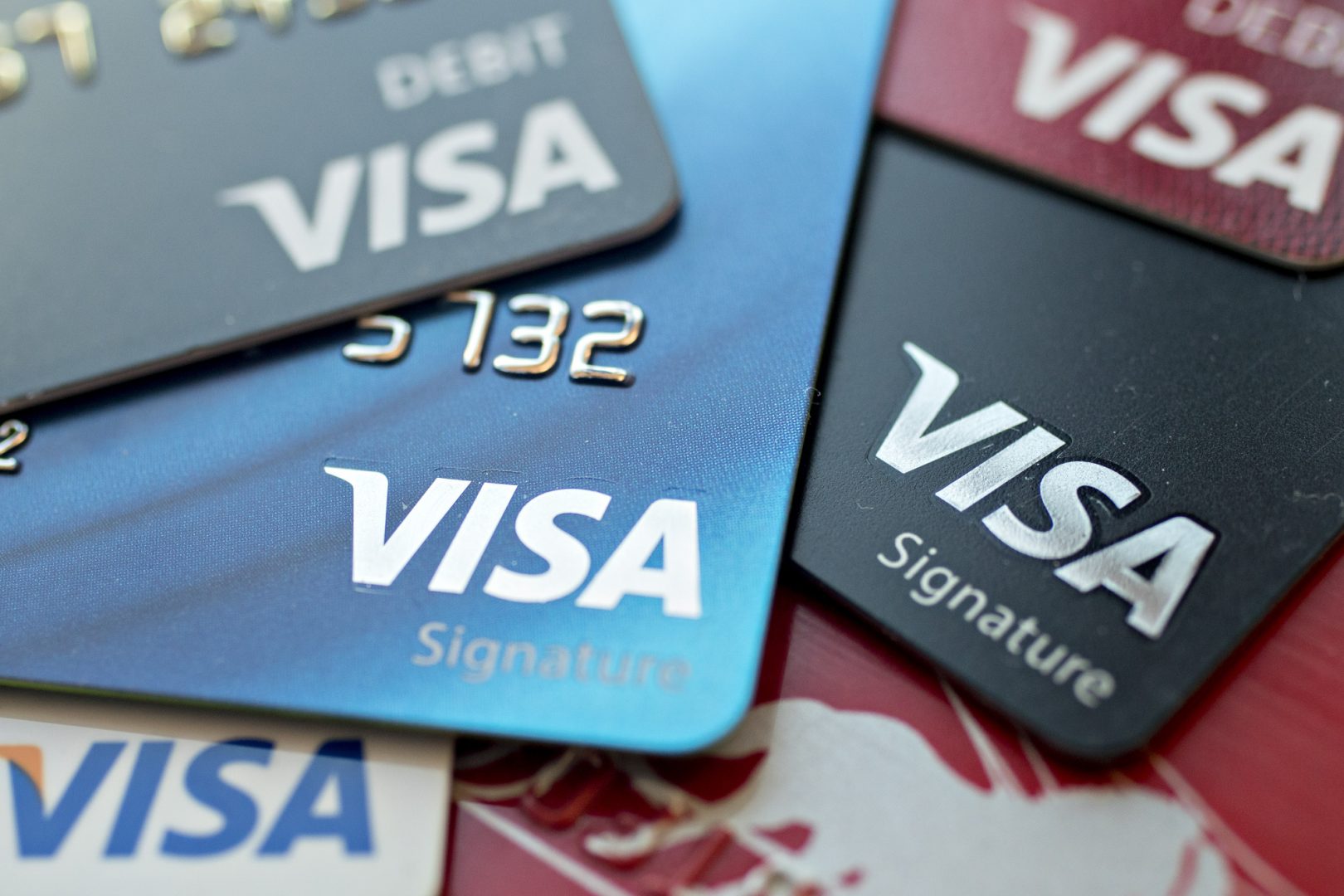 Công Ty Visa Phản Đòn Mastercard Với Thỏa Thuận Revolut