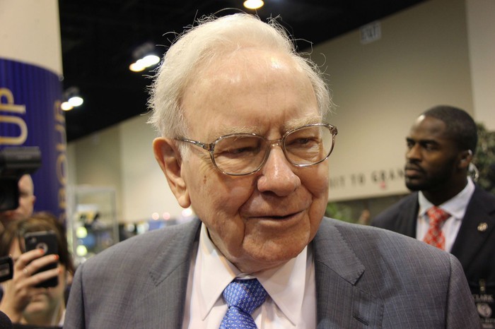 Warren Buffett Đã Kiếm Được Bao Nhiêu Từ Coca-Cola?