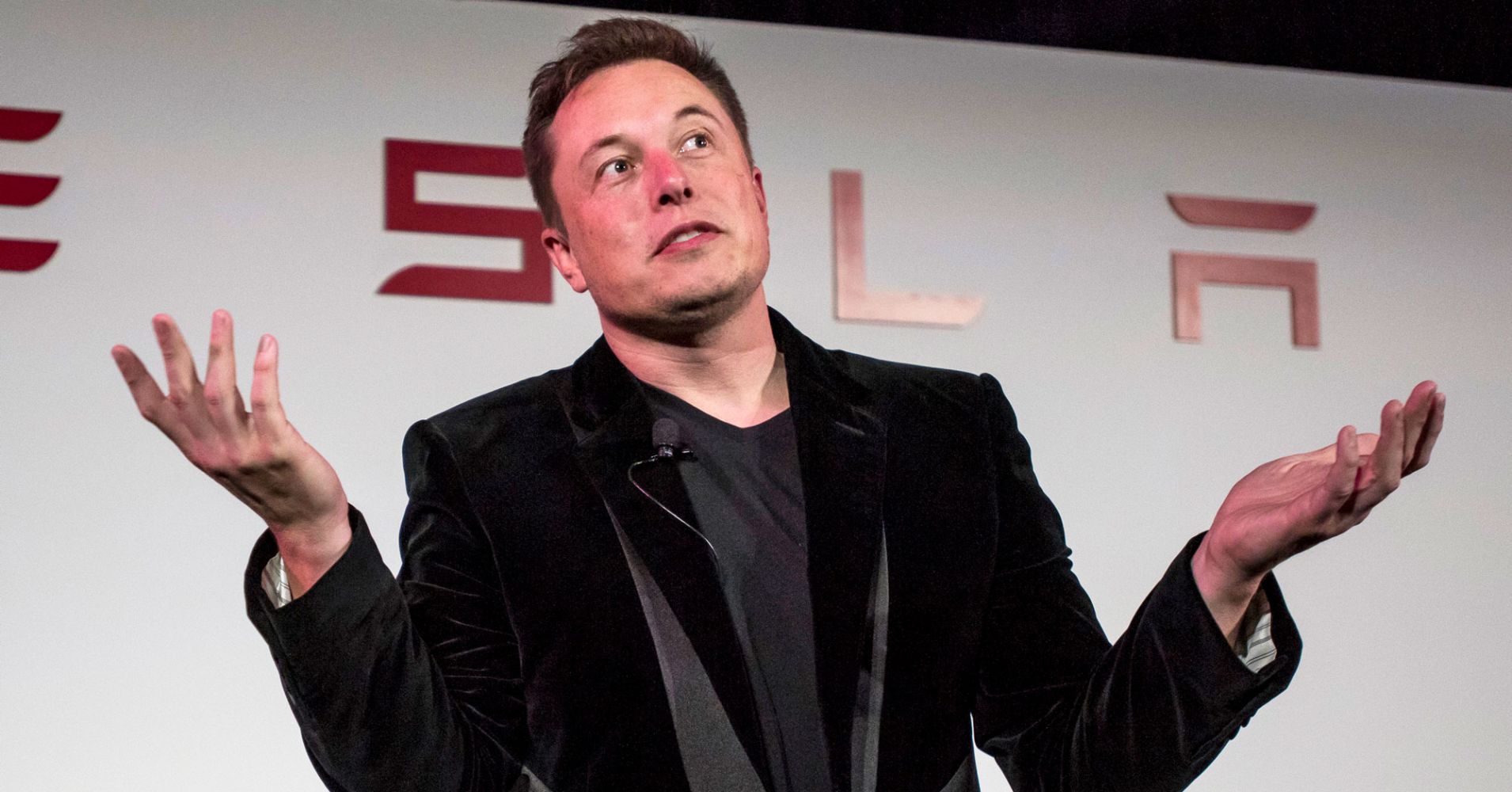 Elon Musk Đã Chi 100 Triệu USD Để Mua 7 Căn Nhà Xa Hoa