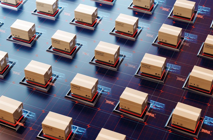 Amazon và Alibaba: Đâu Là Cổ Phiếu Đám Mây Triển Vọng Hơn?