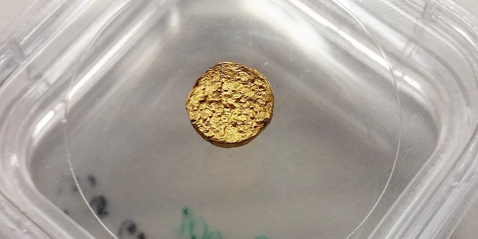 Từ Nhựa Thông Thường, Các Nhà Khoa Học Tạo Ra Loại Vàng 18K Siêu Nhẹ Mới
