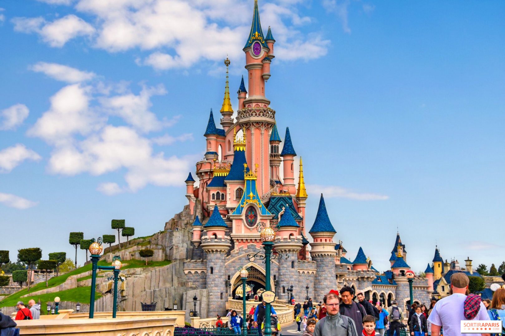 Giá Vé Disneyland Tăng Mạnh Trong Thời Gian Sắp Tới