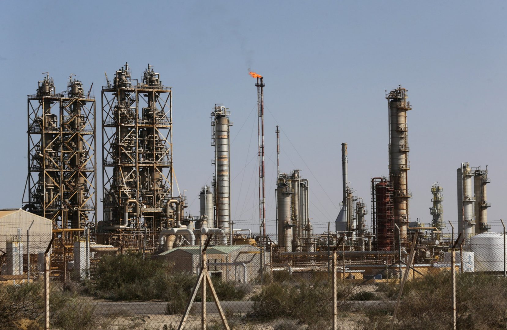 Iraq Kêu Gọi OPEC+ Họp Khẩn Để Giúp Cân Bằng Thị Trường Dầu Toàn Cầu