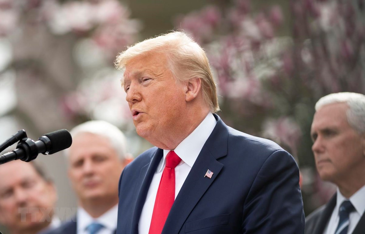 Ông Trump Xem Xét Mở Cửa Trở Lại Nền Kinh Tế Mỹ Giữa 'Bão' Covid-19
