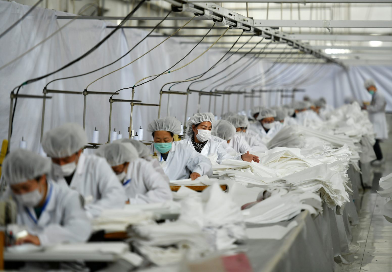 Sản Lượng Công Nghiệp Trung Quốc Giảm Mạnh Nhất Trong 30 Năm