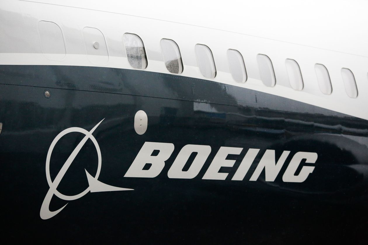 Cổ Phiếu Boeing Trông Giống Tesla Ở Điểm Này