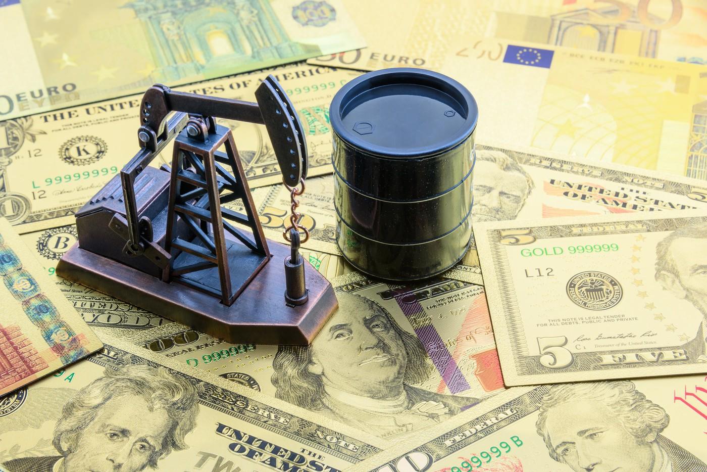 Giá Vàng Giảm Khi Đồng USD Và Dầu Tăng