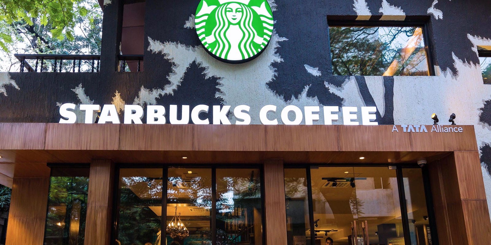 Starbucks & Chipotle: Cổ Phiếu Tăng Trưởng Thời Mở Cửa Trở Lại