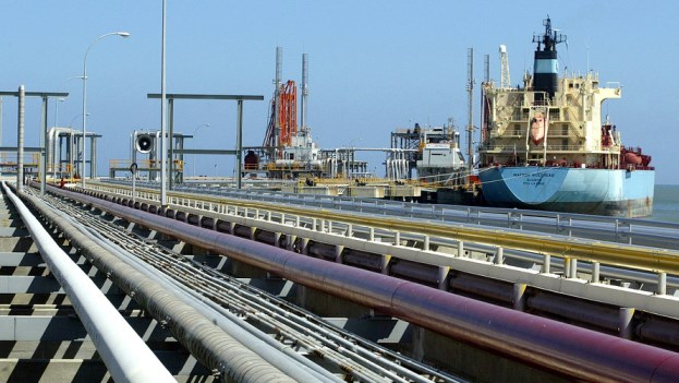 Dầu Tăng Hơn 1% Chờ Tin Về Quyết Định Chính Sách Của OPEC