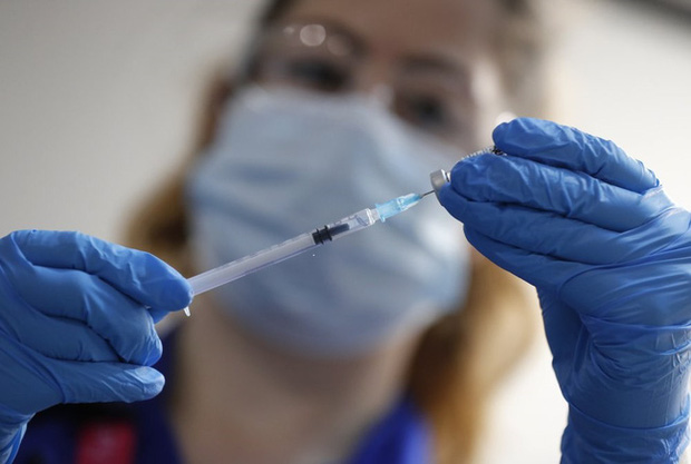 Pfizer Và Moderna Thử Nghiệm Vaccine Với Biến Thể SARS-CoV-2 Mới