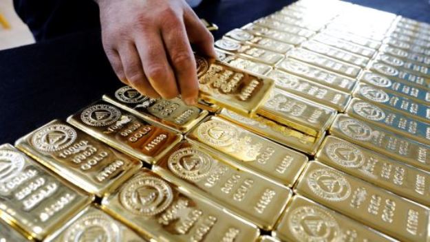 Vàng Thế Giới Vọt Hơn 2% Khi Đồng USD Suy Yếu
