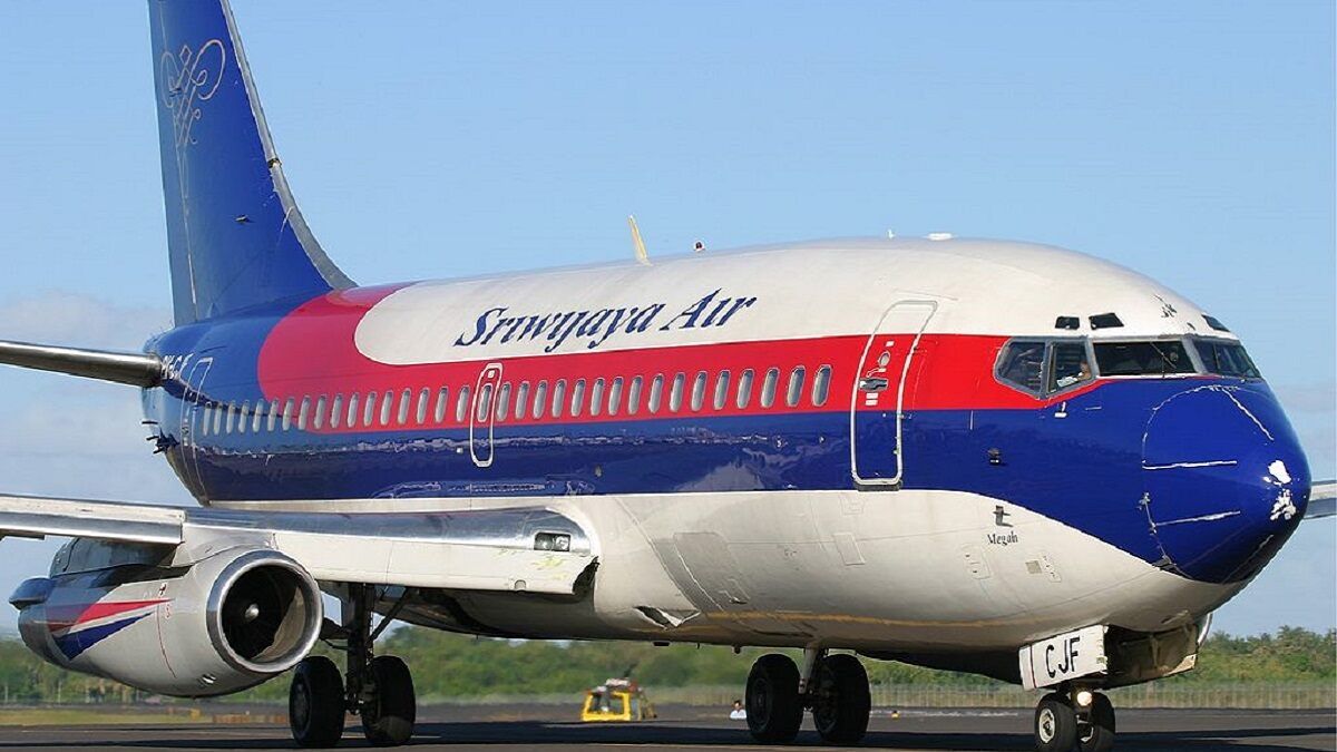 Tìm Thấy Thi Thể Và Mảnh Vỡ Nghi Của Máy Bay Boeing 737 Mất Tích Tại Indonesia
