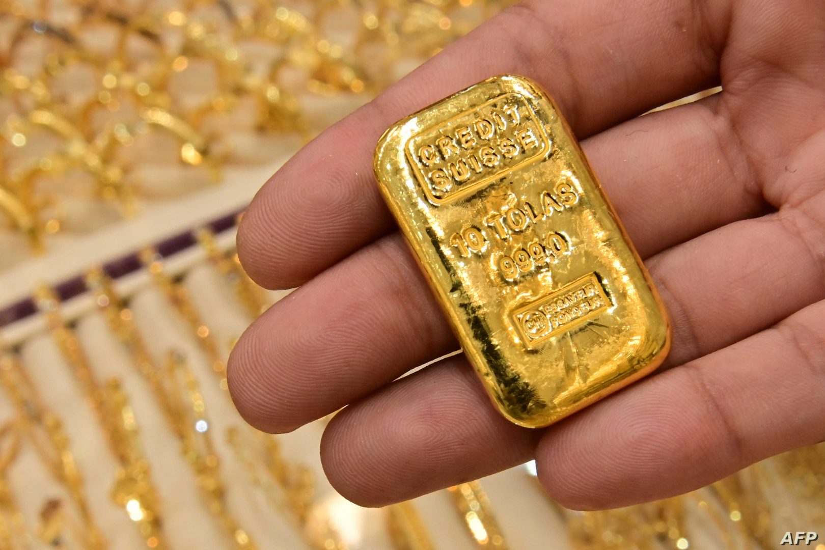 Vàng Thế Giới Lên Cao Nhất Trong Hơn 1 Tuần Khi Đồng USD, Lãi Suất Giảm
