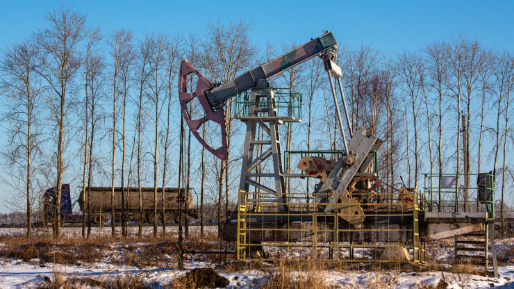 Dầu Brent Giảm 2% Trước Thềm Cuộc Họp OPEC