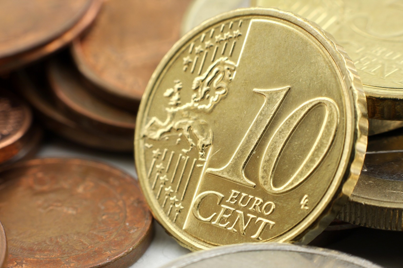 Phân Tích Forex: Đồng Euro Sẽ Tiếp Tục Mất Giá?