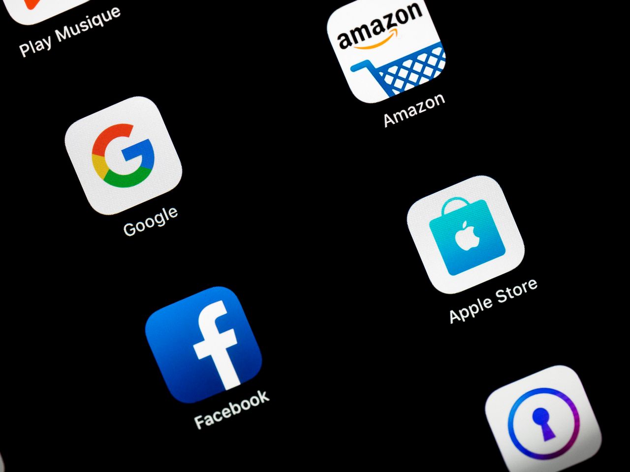OECD Cân Nhắc Cách Đánh Thuế Mới Đối Với Facebook, Google