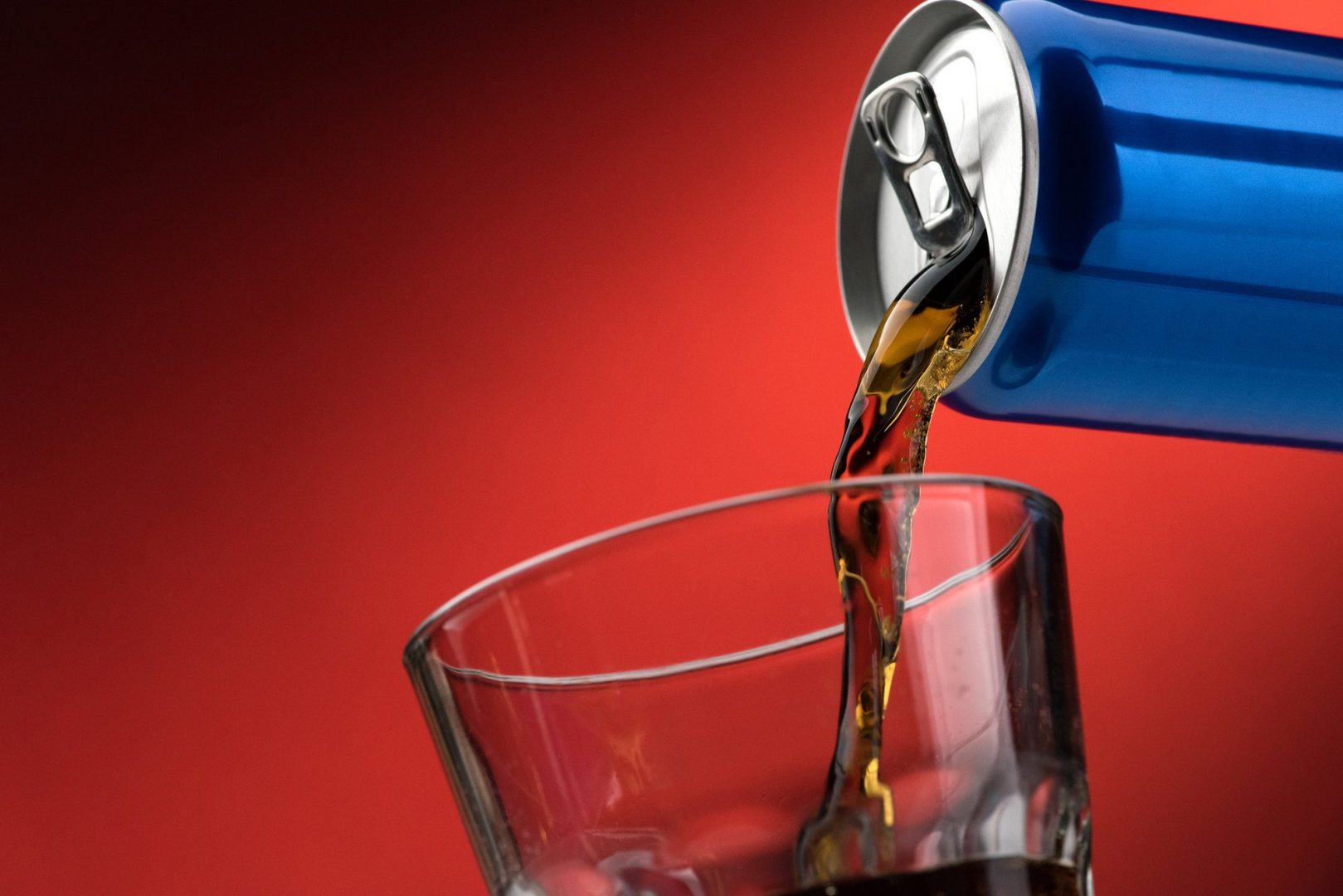 Coca-Cola Sắp “Mua Đứt” Monster Beverage? Tiềm Lực Của 2 Công Ty Ra Sao?