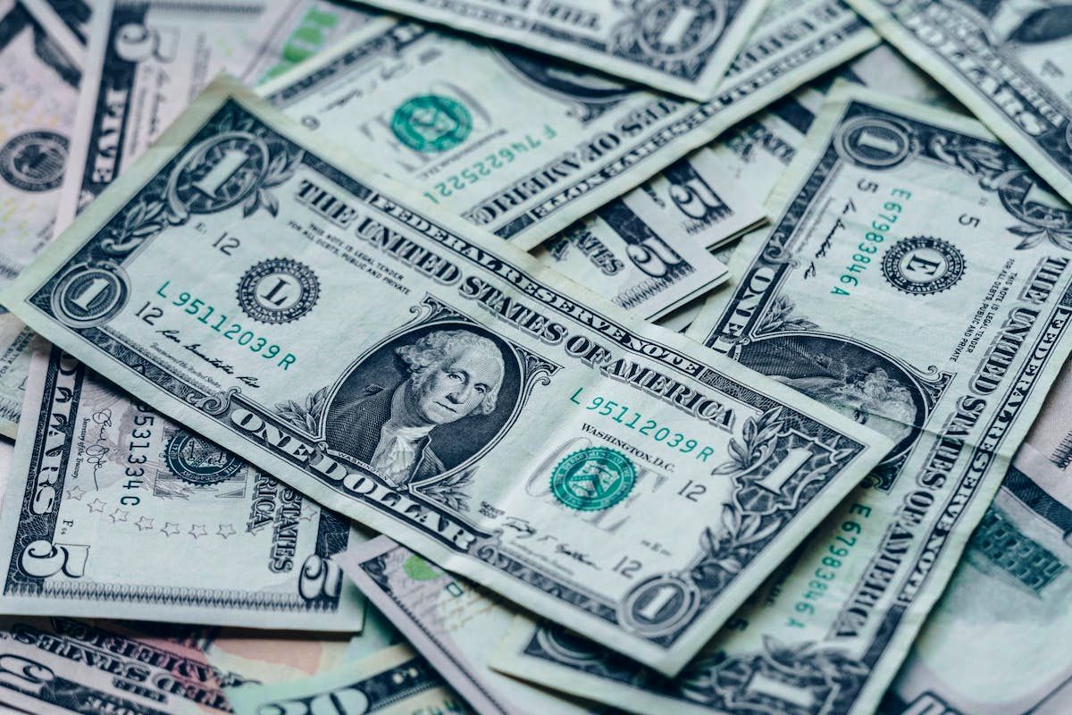 Đồng Đô La Tăng Lên Gần Mức Cao Nhất 2 Tháng Sau Quyết Định Lãi Suất Của Fed