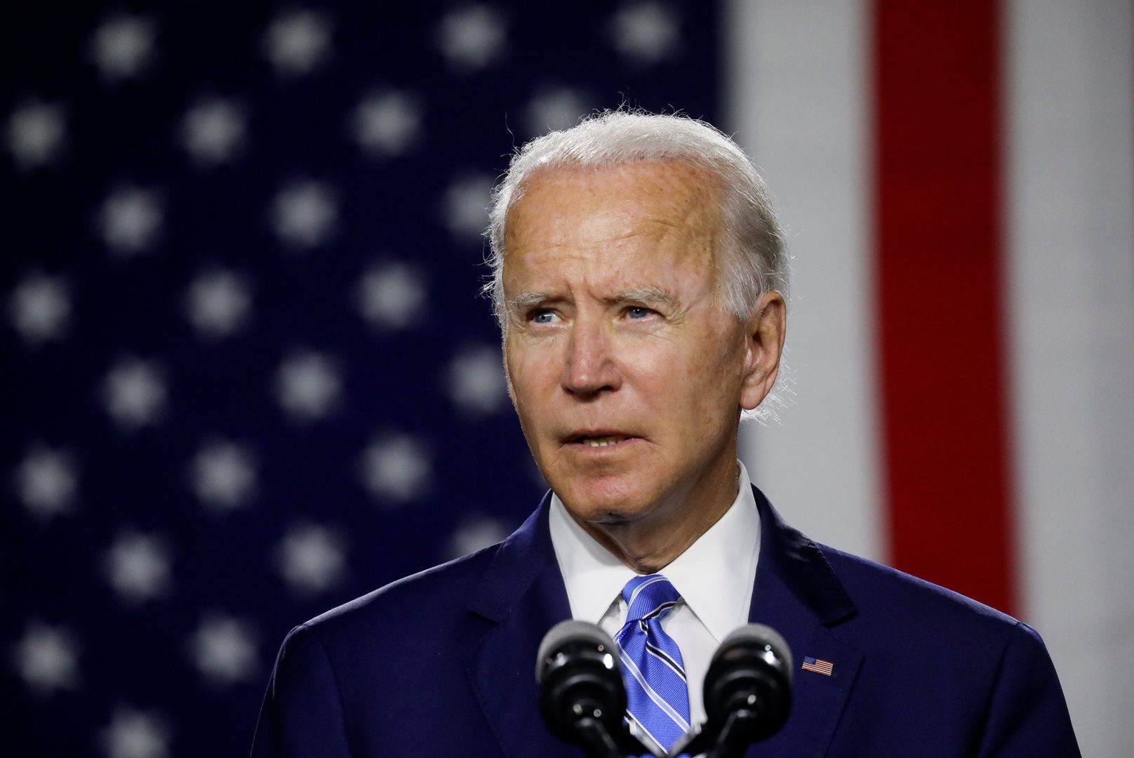 Tổng Thống Biden Đặt Dấu Chấm Hết Cho Chương Trình Nhập Cư Thời Trump