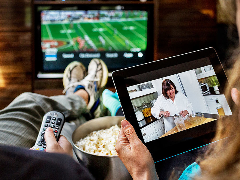 Hai Cổ Phiếu Truyền Phát Trực Tuyến Nổi Bật: Apple, Netflix