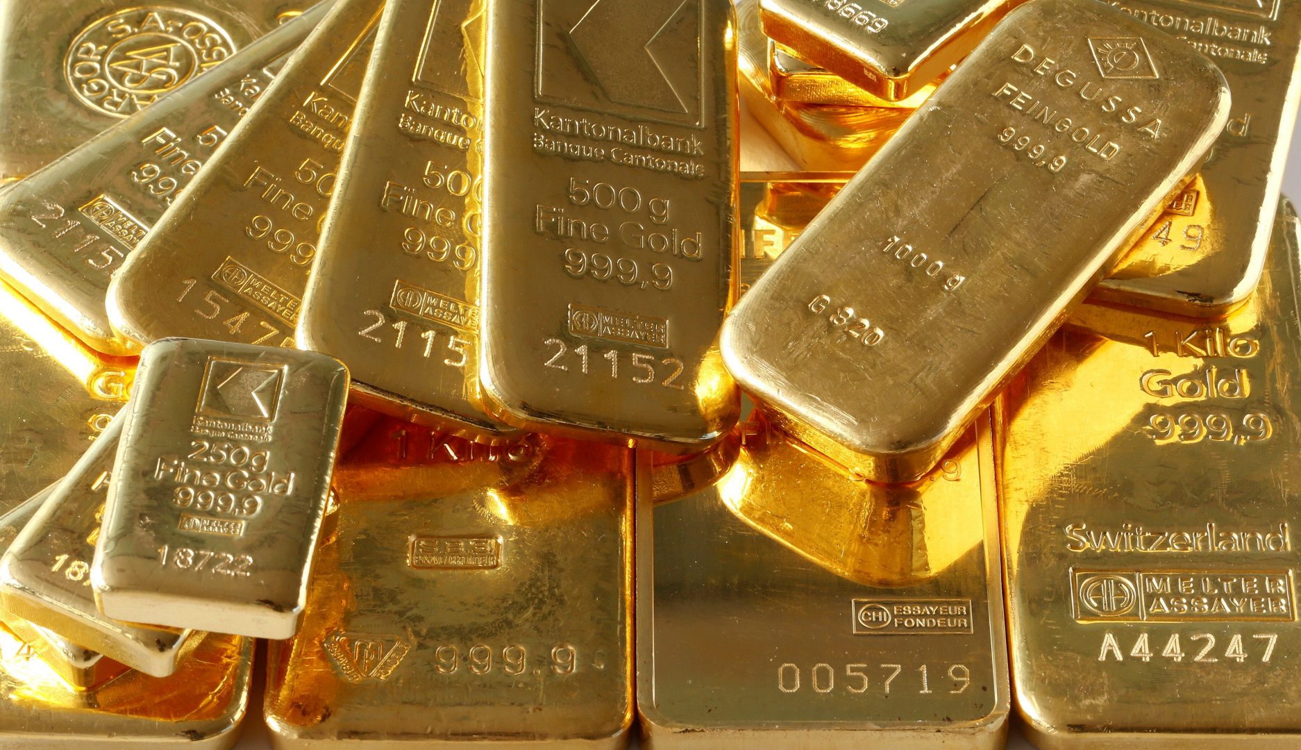 Vàng Thế Giới Tăng Nhẹ Sau Nhận Định Từ Chủ Tịch Fed