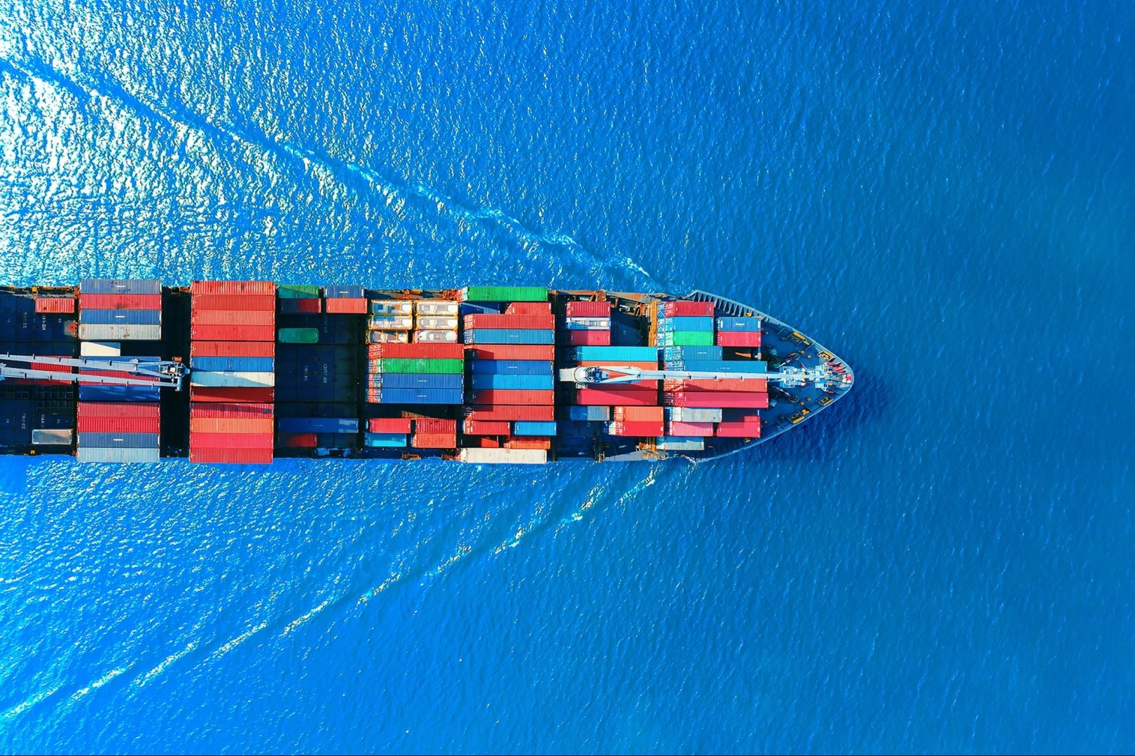 Hàng tỷ USD hàng hóa xếp hàng chờ cập cảng ở California