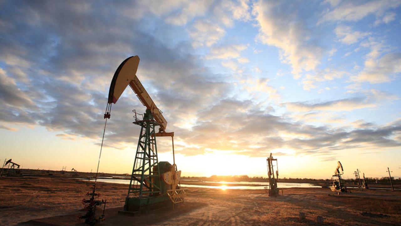Dầu tăng giá sau quyết định của Aramco