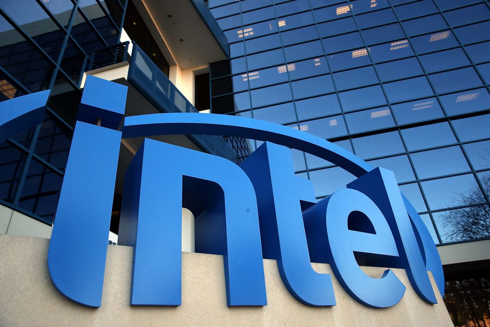 Hướng dẫn đầu tư: nên mua Intel hay AMD sau BCTC Q3/2021?