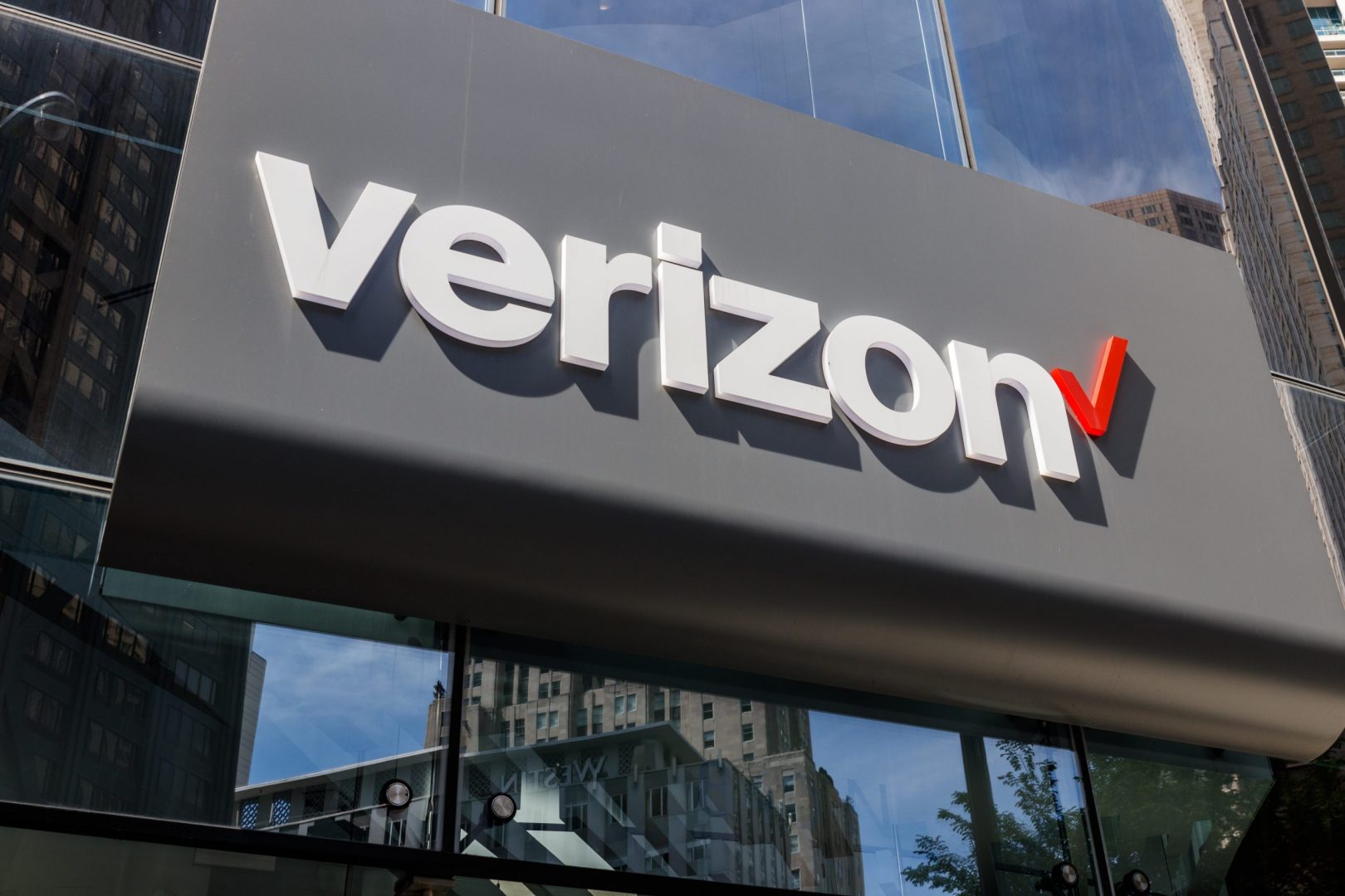 Hướng dẫn đầu tư: Xuống tiền mua ngay Verizon, Apple trong tháng 11