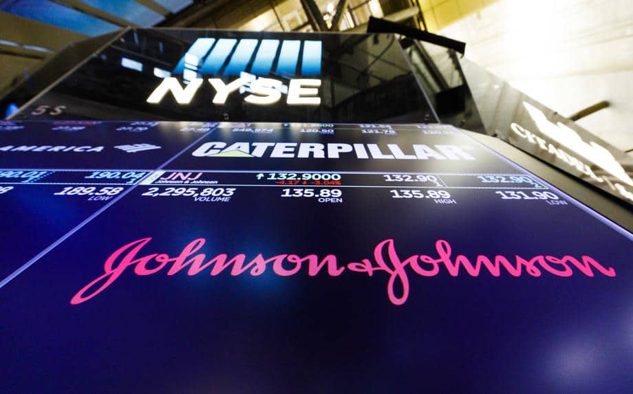 Đã đến lúc đầu tư cổ phiếu JNJ, Walmart và Disney