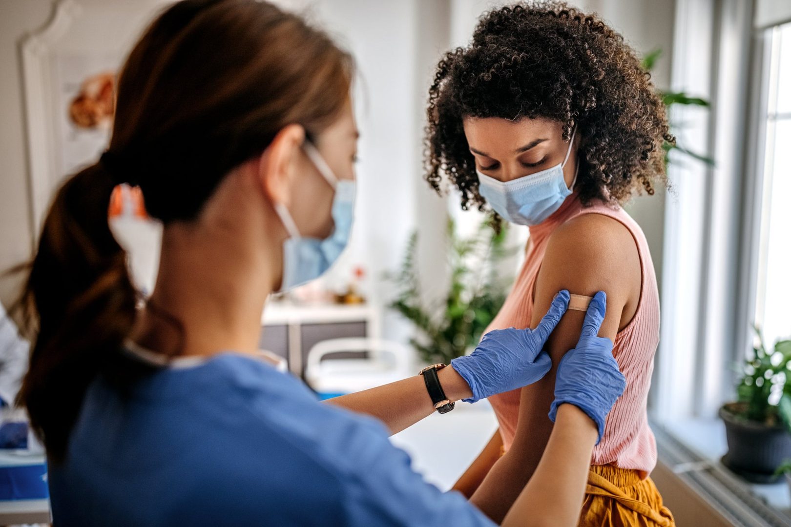 Hướng dẫn đầu tư: Có nên “tất tay” Pfizer vào năm 2022?