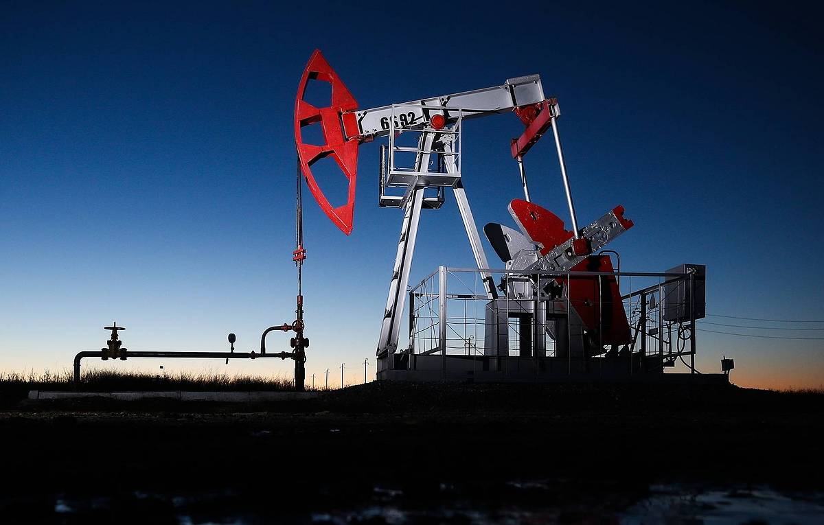 Dầu tiếp tục tăng bất chấp OPEC+ cam kết tăng sản lượng