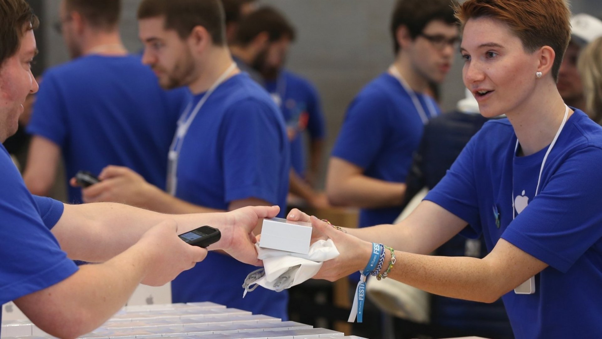 Hướng dẫn đầu tư cổ phiếu Apple: Giá vào lệnh lý tưởng của chuyên gia phân tích Jim Cramer và lời khuyên các nhà đầu tư cần làm