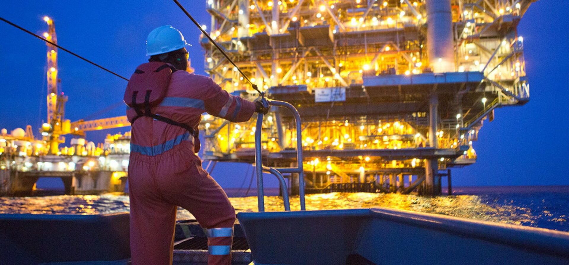 Chevron, Exxon: 2 cổ phiếu dầu khí hàng đầu để mua cho dài hạn