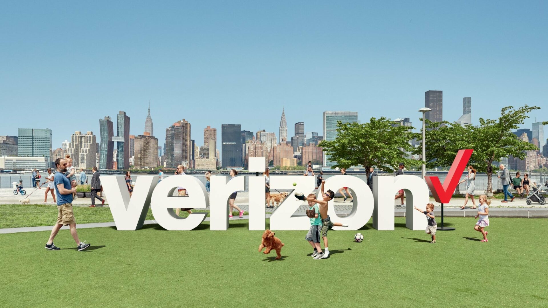 Verizon, BofA, UPS: 3 cổ phiếu chia cổ tức của Buffett nhà đầu tư nên mua sau khi Fed tăng lãi suất