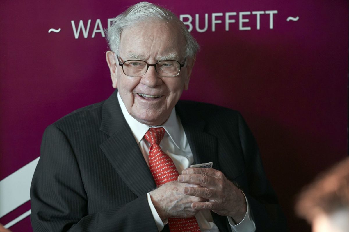 Warren Buffett thực hiện thương vụ lớn nhất 7 năm