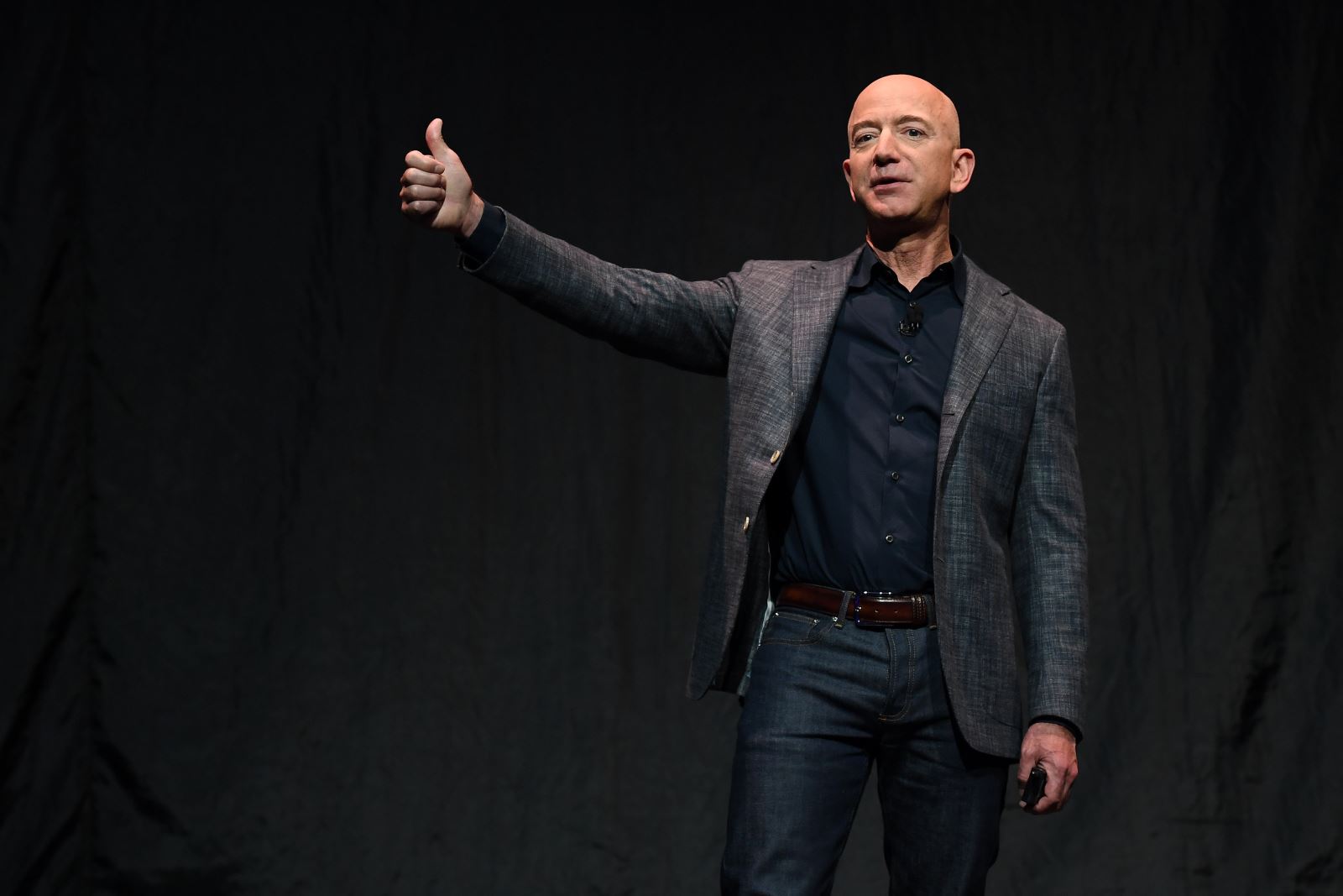 5 bài học về thành công lớn nhất của Jeff Bezos trong 27 năm làm CEO Amazon