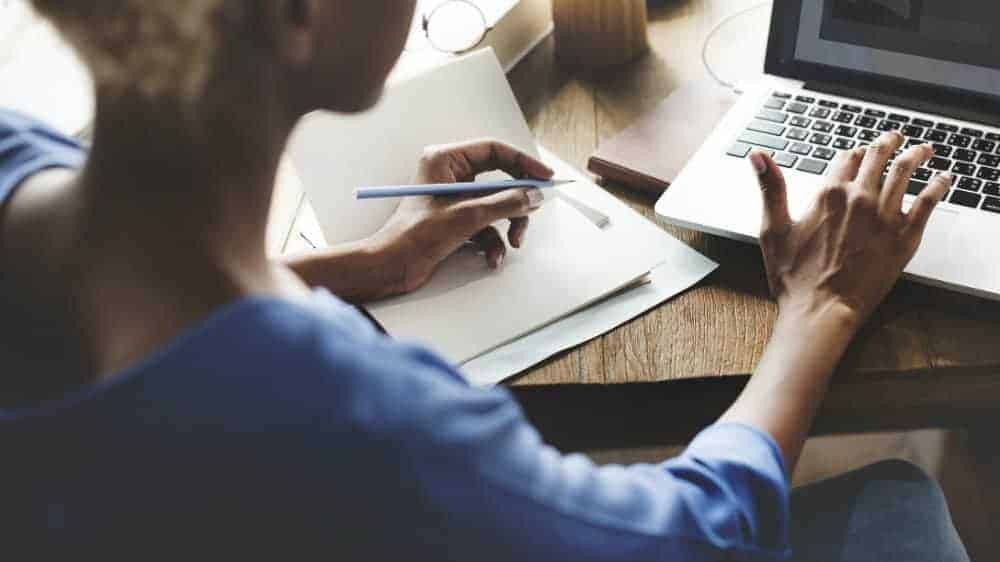 Vàng đen khép lại tháng giao dịch có đà tăng dài nhất