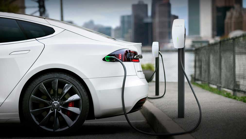 Một nhà phân tích tiếp tục duy trì quan điểm giá tăng đối với Tesla, giúp thúc đẩy đợt tăng giá 3 ngày của cổ phiếu