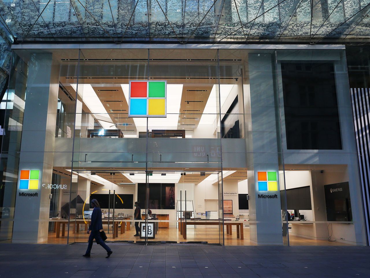 Microsoft thắt chặt cơ chế tuyển dụng trước kinh tế bất ổn